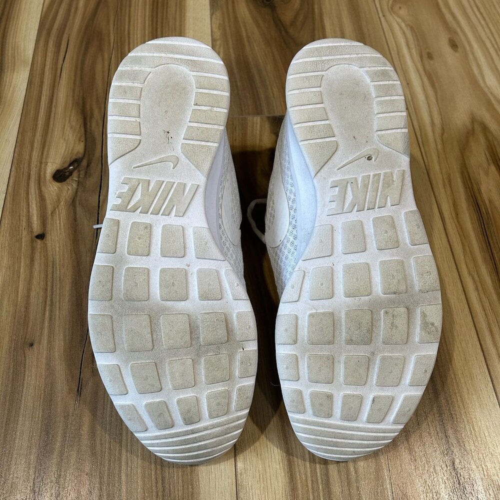 Nike Roshe Sneakers - Picture 5 of 6